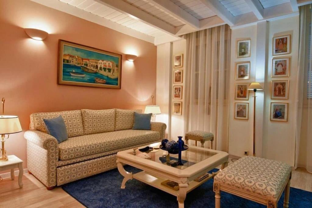 Acropolis Luxury House - main image