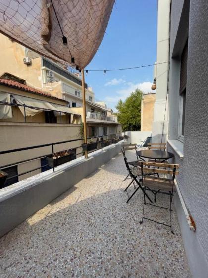 Mosaikon Guesthouse at Miltiadou Str