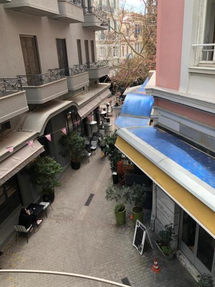 Mosaikon Guesthouse at Vasilikis Str 