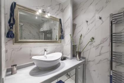 Luxury Acropolis View Duplex Penthouse in Thiseio 155m2 - image 12