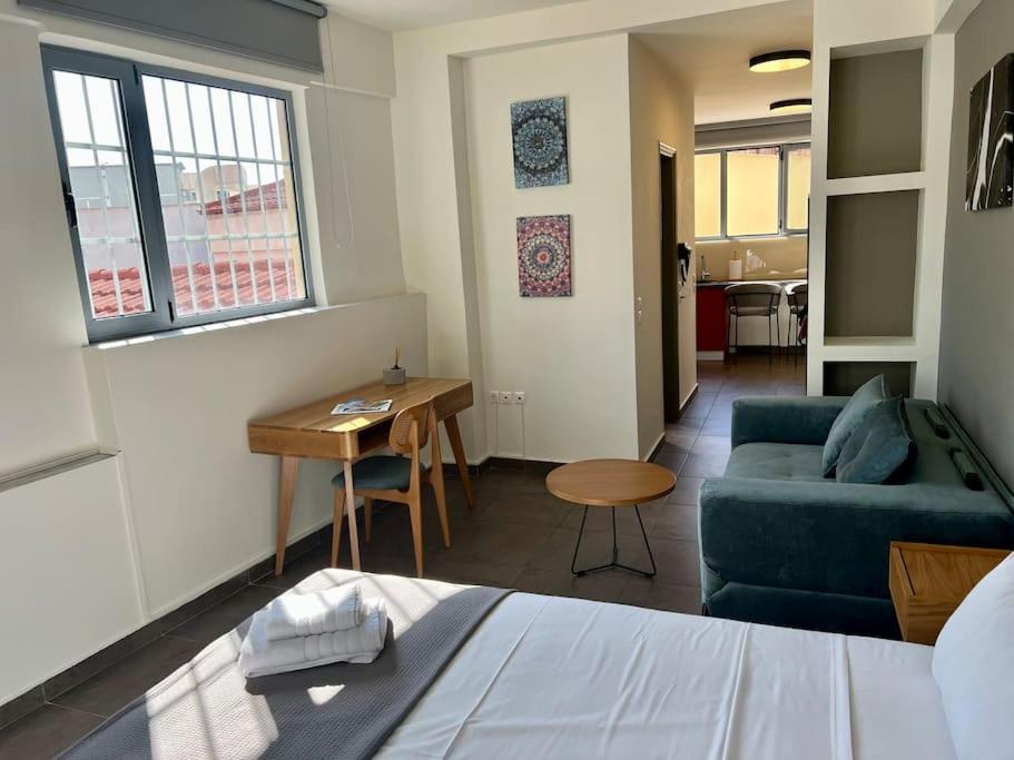 Acropolis View Apartment Athens Downtown - image 7