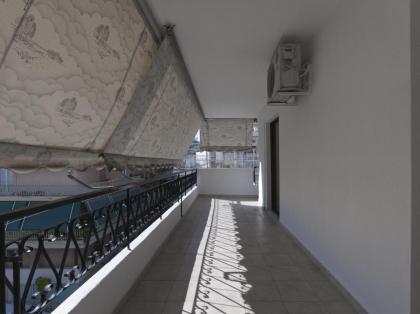 2 bedroom apartment close to children's hospital - image 20
