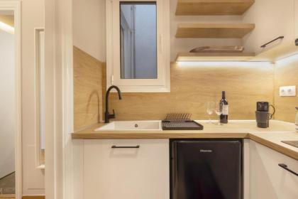 A rare eclectic luxurious stay at Syntagma - image 10