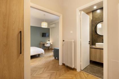 A rare eclectic luxurious stay at Syntagma - image 6