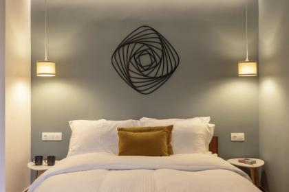 A rare eclectic luxurious stay at Syntagma - image 9