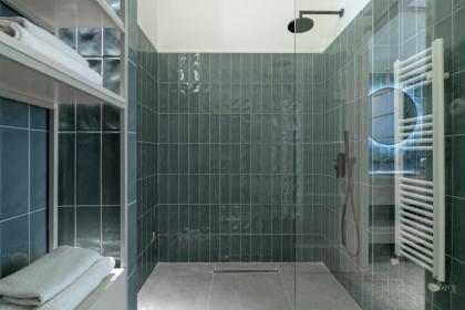 An Outstanding 3 bdrm Apartment in the Heart of Athens - image 10