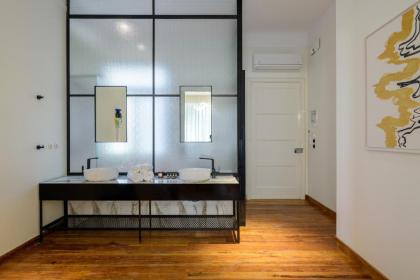 An Outstanding 3 bdrm Apartment in the Heart of Athens - image 12