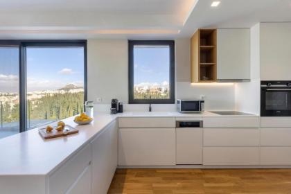 Elegant Penthouse with Acropolis View - image 10