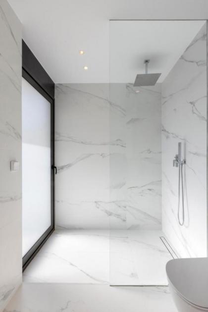 Elegant Penthouse with Acropolis View - image 18