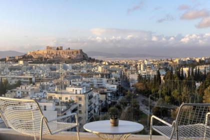 Elegant Penthouse with Acropolis View - image 4