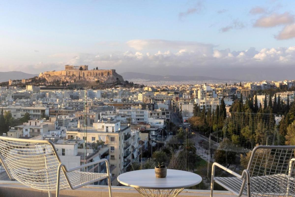 Elegant Penthouse with Acropolis View - image 4