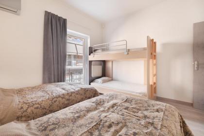 Luxury Apartment Next to Acropolis & Metro - image 5