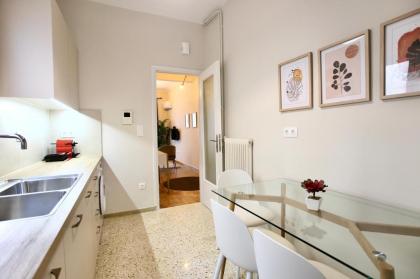 Cosy Nektariou - image 10