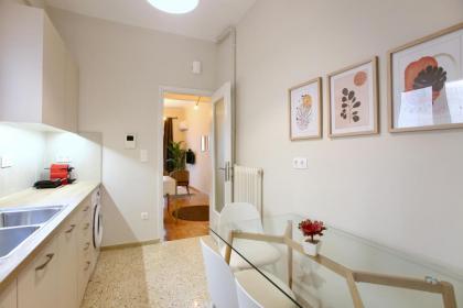 Cosy Nektariou - image 15