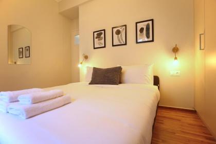 Cosy Nektariou - image 9