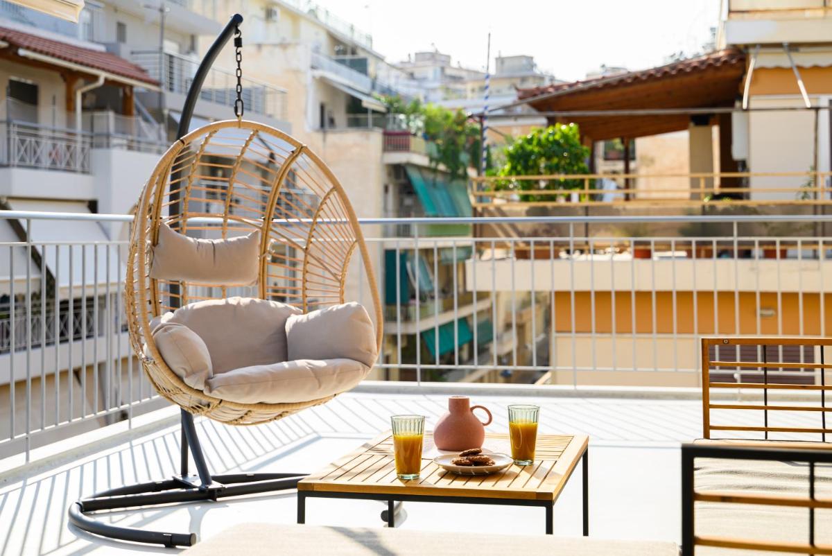 The H Experience - Urban 2BD Rooftop Athens Center - image 4