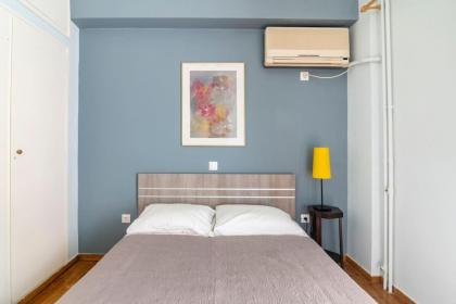 Sunny apartment right under Parthenon - image 17