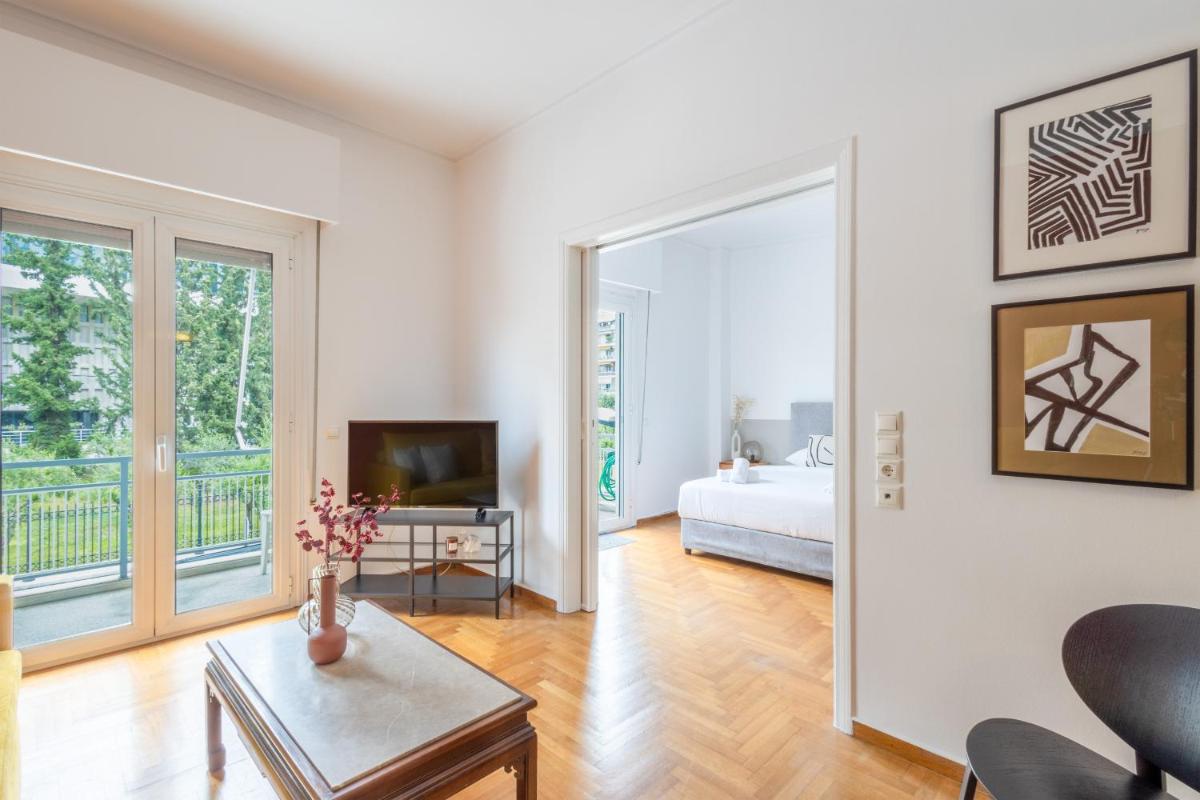 Impressive Minimal 2 bdrm next to Acropolis Museum - image 4