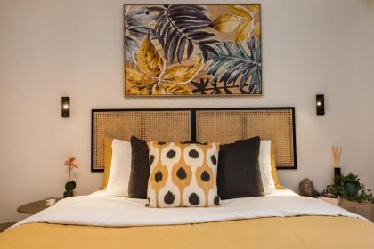The BOHO Suite Sophisticated Cozy 1-Bedroom apt - image 10