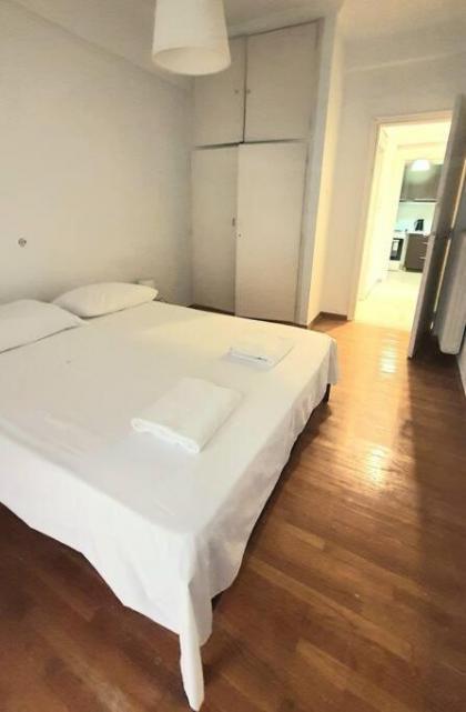 Alexandra Stylish Apartment - image 2