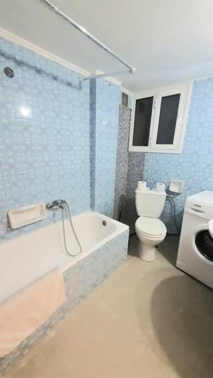 Alexandra Stylish Apartment - image 6