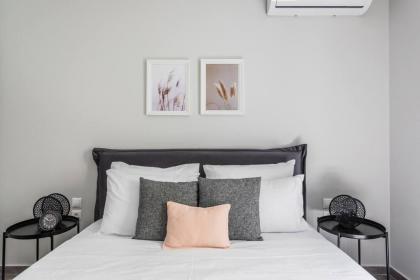 Sublime 1BR Apartment in Koukaki by UPSTREET - image 18