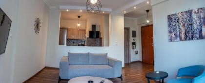 Luxury apartment overlooking the citadel of Tsakas - image 19