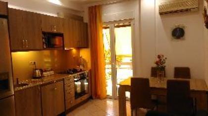 Apartment in the heart of Athens. - image 17