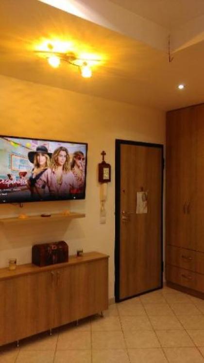 Apartment in the heart of Athens. - image 5