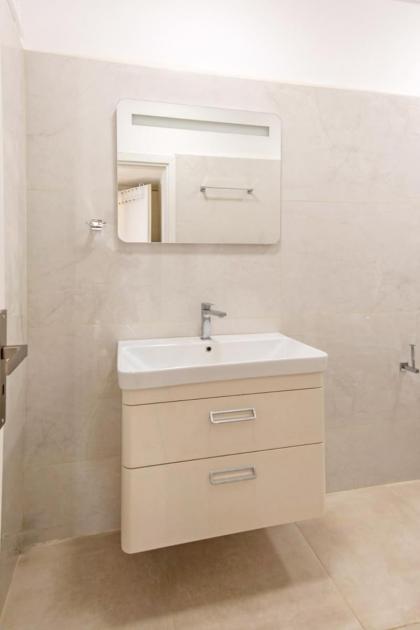 Spacious 3 bedroom apt in Eksarchia - image 10