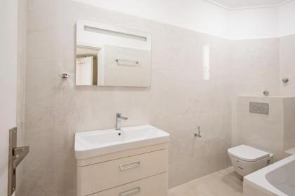 Spacious 3 bedroom apt in Eksarchia - image 11