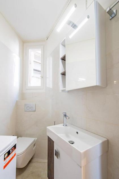 Spacious 3 bedroom apt in Eksarchia - image 17