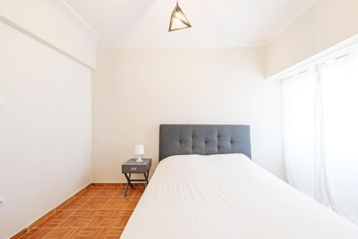 Spacious 3 bedroom apt in Eksarchia - image 2