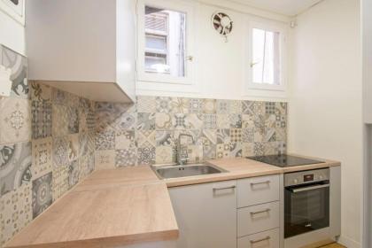 Spacious 3 bedroom apt in Eksarchia - image 20