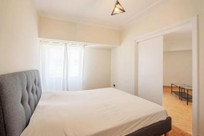 Spacious 3 bedroom apt in Eksarchia - image 3