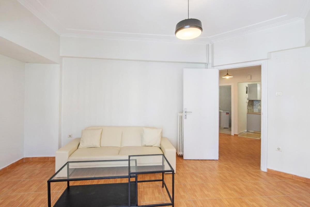 Spacious 3 bedroom apt in Eksarchia - image 6