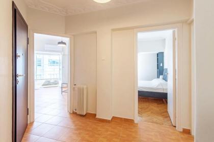 Spacious 3 bedroom apt in Eksarchia - image 7