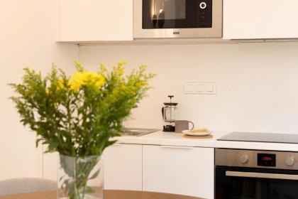 Lovely Apartment with View Next to Kallimarmaro - image 12