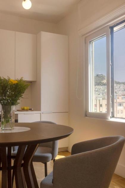 Lovely Apartment with View Next to Kallimarmaro - image 13
