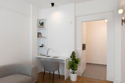 Lovely Apartment with View Next to Kallimarmaro - image 15