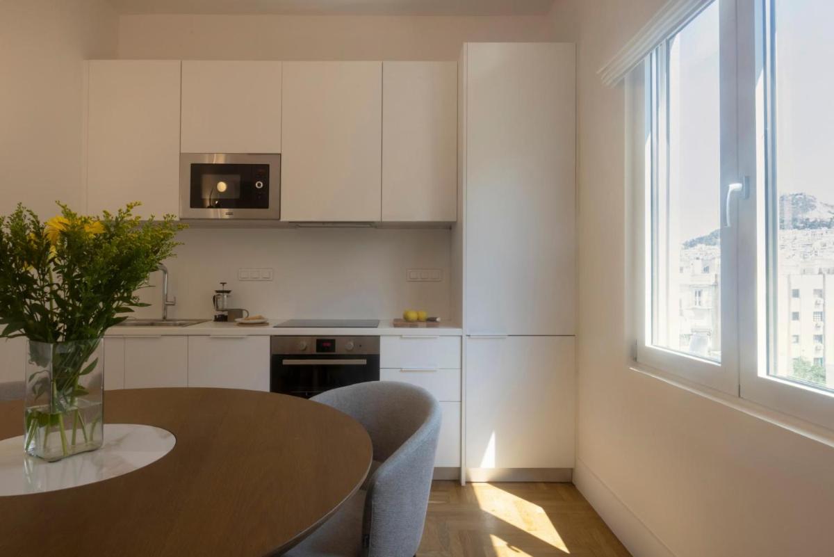 Lovely Apartment with View Next to Kallimarmaro - image 7