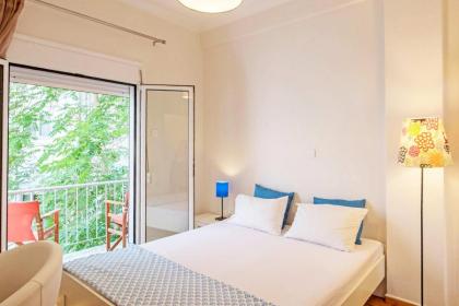 Quiet Central apt in picturesque Pagrati - image 16