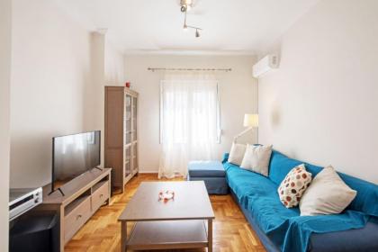 Quiet Central apt in picturesque Pagrati - image 6