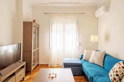 Quiet Central apt in picturesque Pagrati - image 7