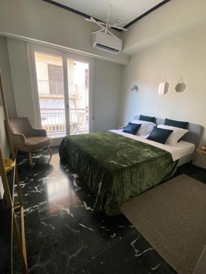 5 Rooms - image 15