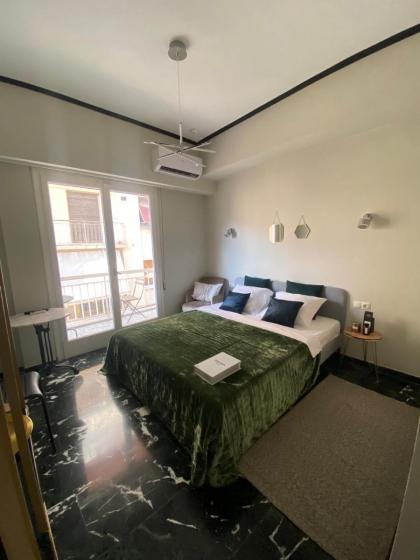 5 Rooms - image 8