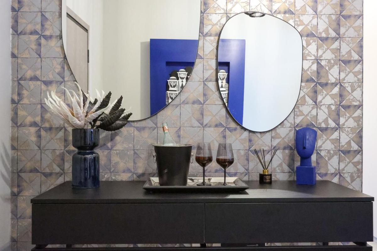 Prime location Athens Exec 2BD Apt by Live&Travel - image 4