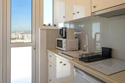 Sunny Topfloor Studio with amazing City-View - image 5