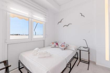 Sunny Topfloor Studio with amazing City-View - image 8