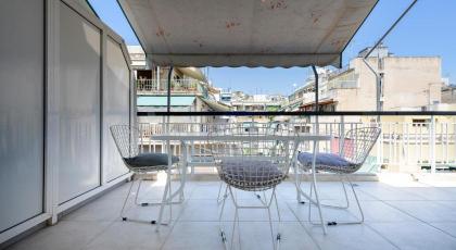 Cosy 2BR flat near Ampelokipoi station & hospitals - image 10